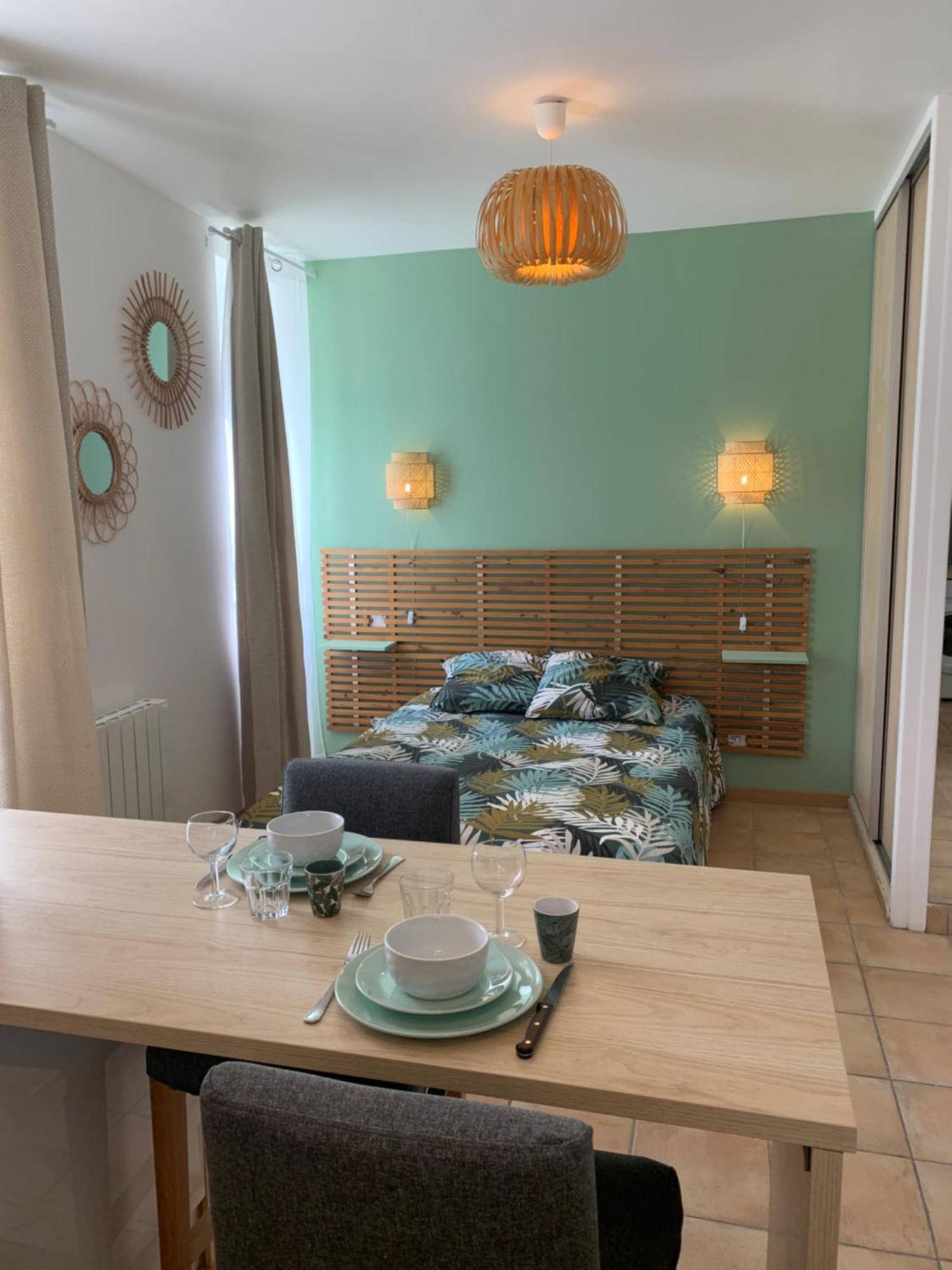 Le Chemin Des Pouzes Apartment Vallon-Pont-d'Arc Exterior photo